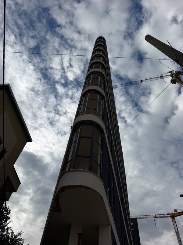 Apartment 3+1 for sale in Bulevardi i Ri, Tirana, 134 m². Photo 1 of 8
