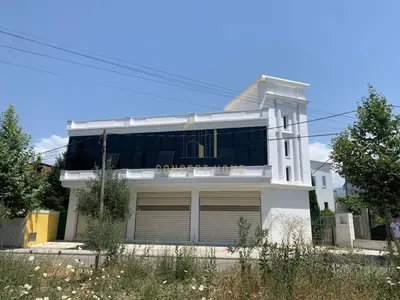 Zyrë me qera në Bulevardi Ramush Haradinaj, Kamëz, 300 m². Foto 2 nga 4
