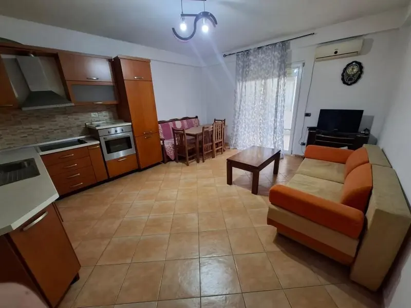 Appartamento 1+1 in affitto a Pallati i Sportit Ramazan Njala, Durazzo, 70 m²