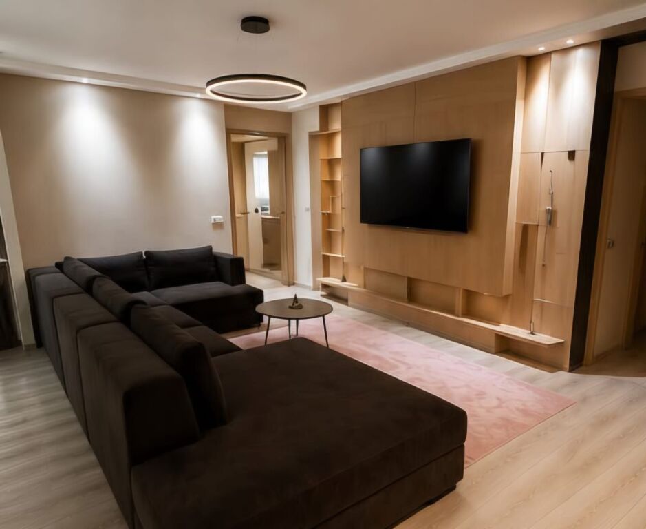 Apartment 3+1 for rent in Kompleksi Nobis, Tirana, 135 m². Photo 3 of 3