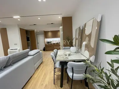 Apartament 3+1 me qera në Kodra e Diellit, Tiranë, 106 m². Foto 2 nga 12