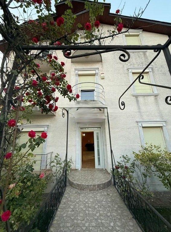 Villa in vendita a Farkë, Tirana, 560 m²