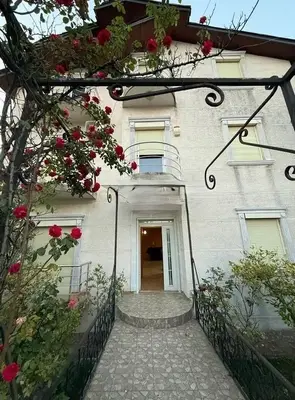 Villa in vendita a Farkë, Tirana, 560 m². Foto 1 di 3