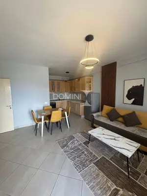 Apartament 1+1 në shitje në Rruga 5 Maji, Tiranë, 70 m². Foto 3 nga 6