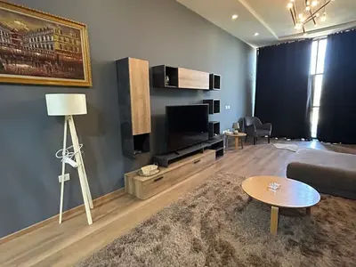 Apartament 1+1 me qera në Liqeni i Thatë, Tiranë, 120 m². Foto 2 nga 10