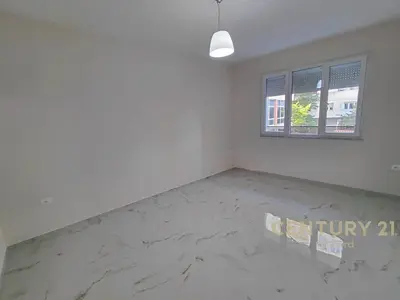 Vilë me qera në Rruga e Elbasanit, Tiranë, 322 m². Foto 8 nga 11