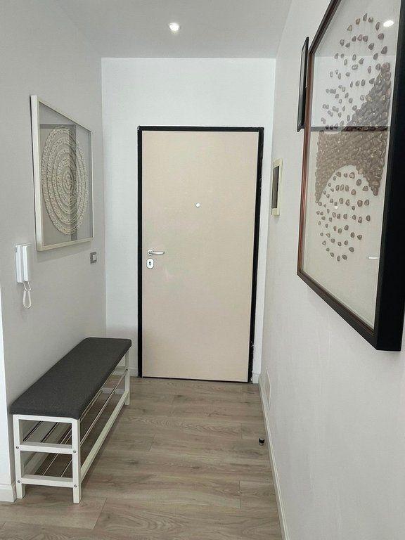 Apartament 2+1 me qera në Rruga e Barrikadave, Tiranë, 102 m². Foto 5 nga 9