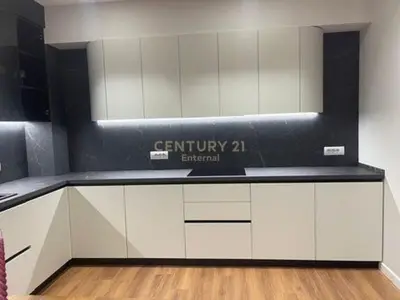 Apartament 2+1 me qera në Petro Nini Luarasi, Tiranë, 120 m². Foto 9 nga 11