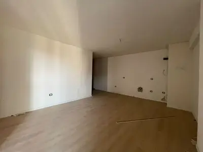 Apartament 2+1 në shitje në Ish Fusha e Aviacionit, Tiranë, 92 m². Foto 4 nga 9