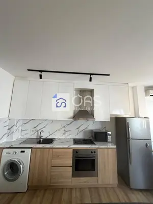 Apartament 1+1 me qera në Rruga e Barrikadave, Tiranë, 65 m². Foto 3 nga 6