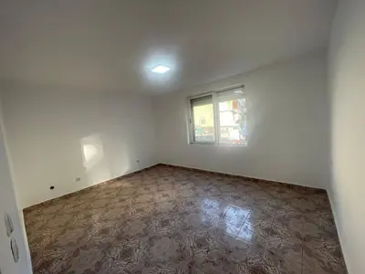 Apartament 2+1 me qera në Rruga Ferit Xhajko, Tiranë, 80 m². Foto 1 nga 6
