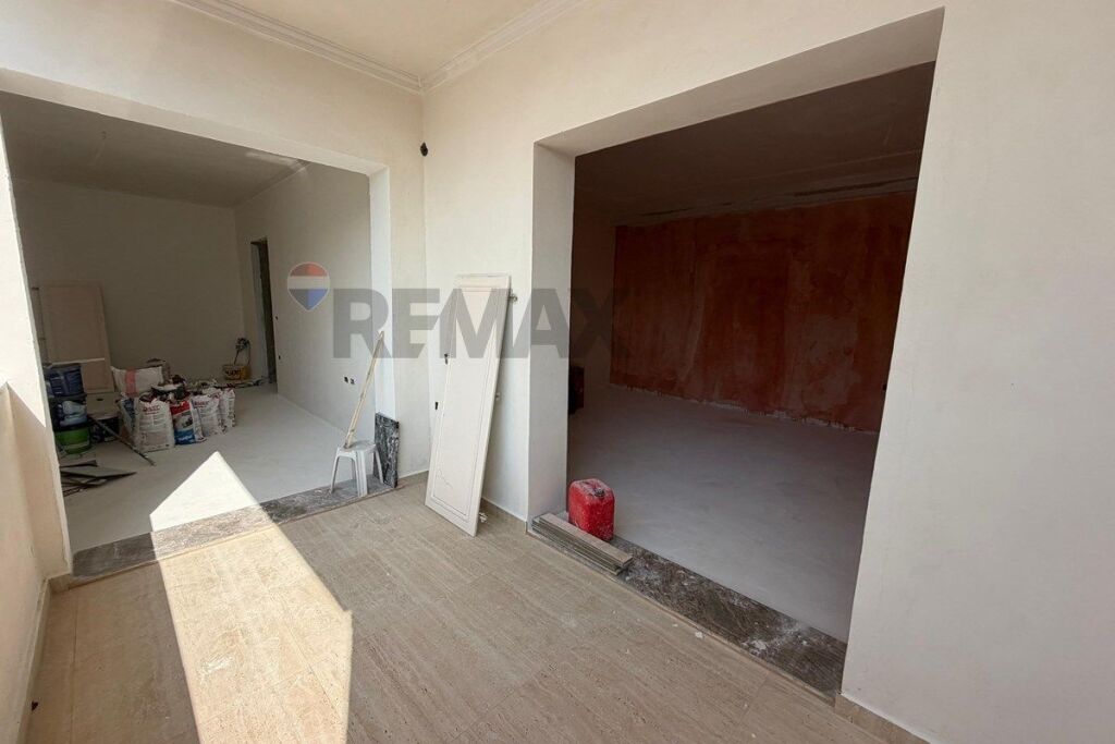 Apartment for sale in Vasil Shanto, Tirana, 74 m². Photo 3 of 3