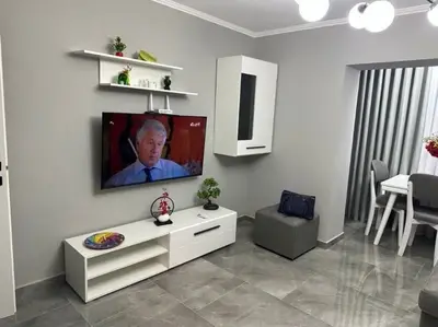 Appartamento 2+1 in affitto a Sheshi Avni Rustemi, Tirana, 75 m². Foto 2 di 6