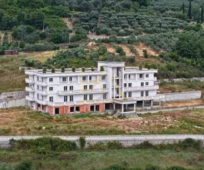Ambient biznesi në shitje në Maminas, Durrës, 4 000 m². Foto 1 nga 5