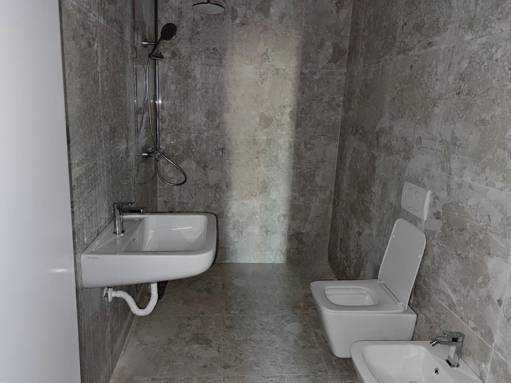 Ambient biznesi me qera në Rruga e Kavajës, Tiranë, 38 m². Foto 2 nga 3