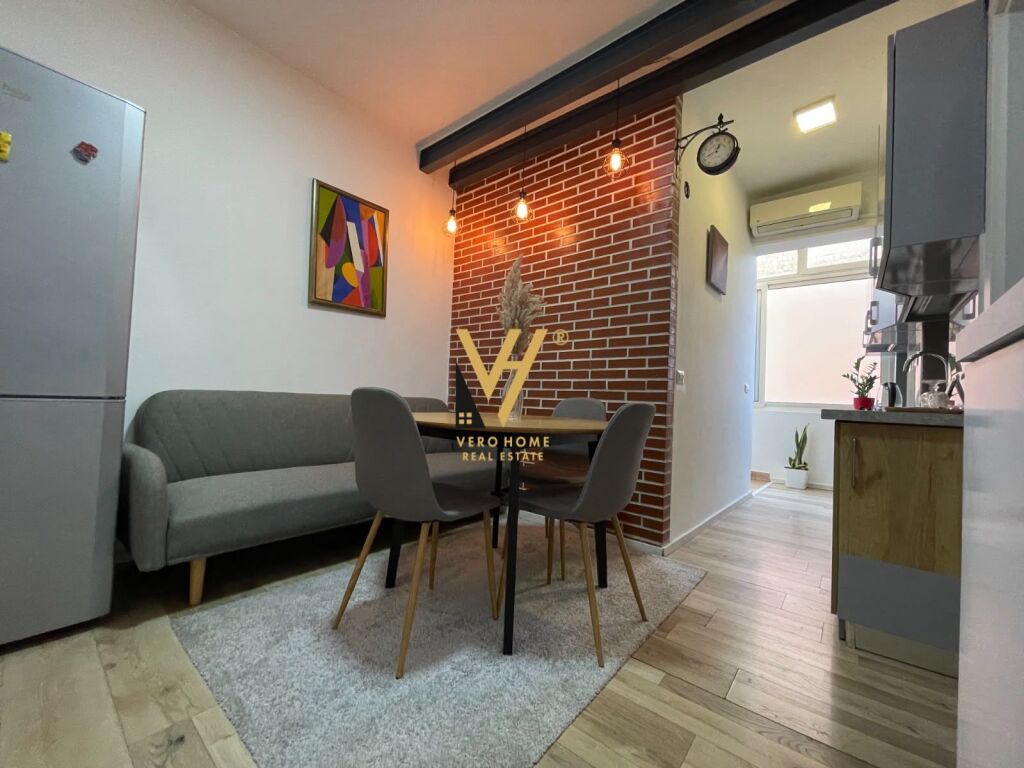 Apartament 1+1 me qera në Myslym Shyri, Tiranë, 50 m²