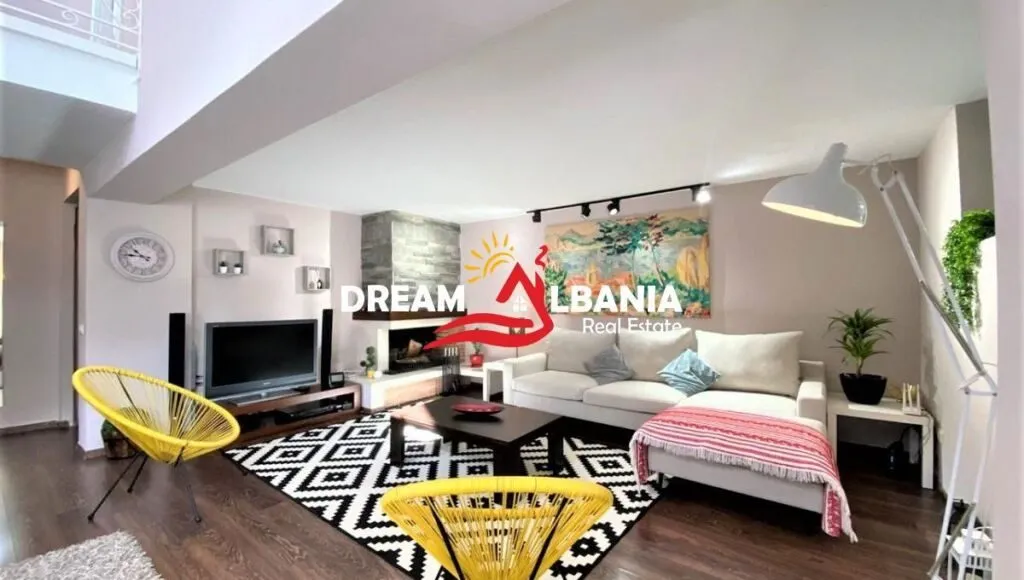 Appartamento 3+1 in affitto a Blloku, Tirana, 270 m². Foto 1 di 11
