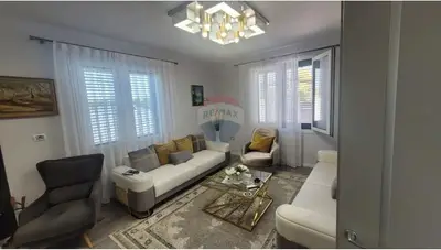 Vilë në shitje në Vishnjë, Tiranë, 1 410 m². Foto 2 nga 12