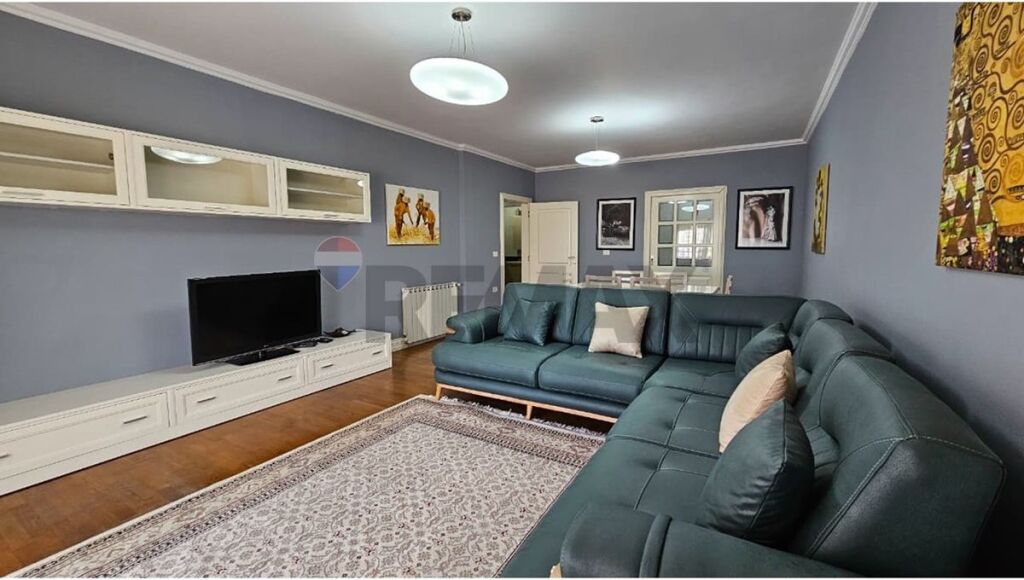 Appartamento in affitto a Sheshi Willson, Tirana, 60 m². Foto 1 di 3