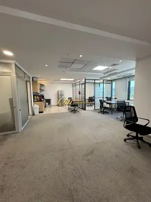 Zyrë me qera në Bulevardi Deshmoret e Kombit, Tiranë, 228 m². Foto 2 nga 5