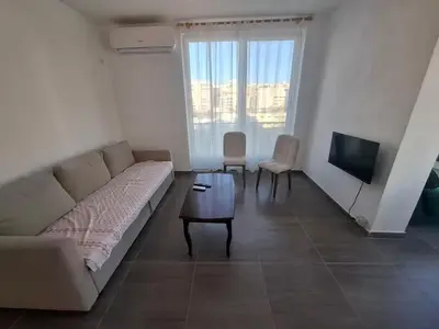 Apartament 1+1 në shitje në Plazhi Hekurudha, Durrës, 65 m². Foto 3 nga 8