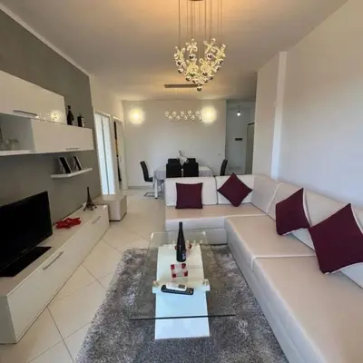 Apartament 2+1 në shitje në Stacioni i Trenit, Durrës, 88 m². Foto 2 nga 8