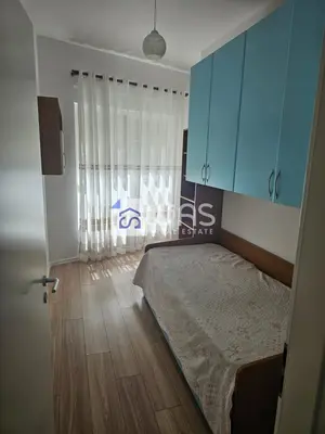 Appartamento 2+1 in affitto ad Ali Demi, Tirana, 85 m². Foto 4 di 5