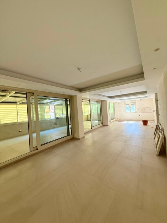 Apartament në shitje në Shallvaret, Tiranë, 150 m². Foto 1 nga 3