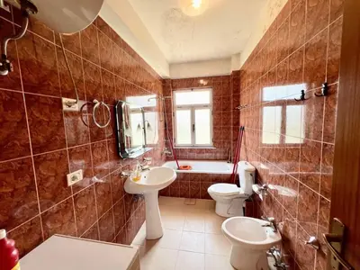 Zyrë me qera në Garda, Tiranë, 146 m². Foto 5 nga 6