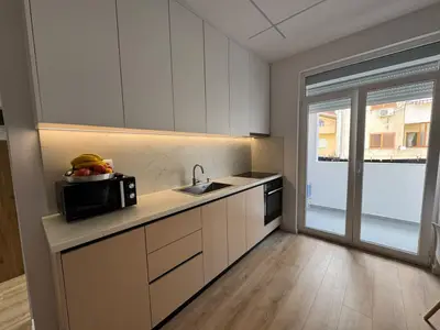 Appartamento 2+1 in vendita a Shkolla e Bashkuar, Tirana, 57 m². Foto 3 di 9