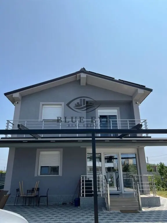 Villa for sale in Xhafzotaj, Durrës, 1,000 m²