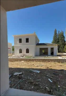 Vilë në shitje në Petrelë, Tiranë, 875 m². Foto 1 nga 12