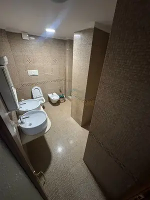 Ambient biznesi me qera në Sheshi Avni Rustemi, Tiranë, 124 m². Foto 6 nga 8
