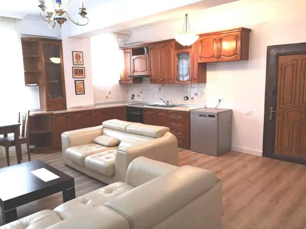 Apartament 2+1 me qera në CasaItalia - MegaOutlet, Tiranë, 90 m². Foto 1 nga 4