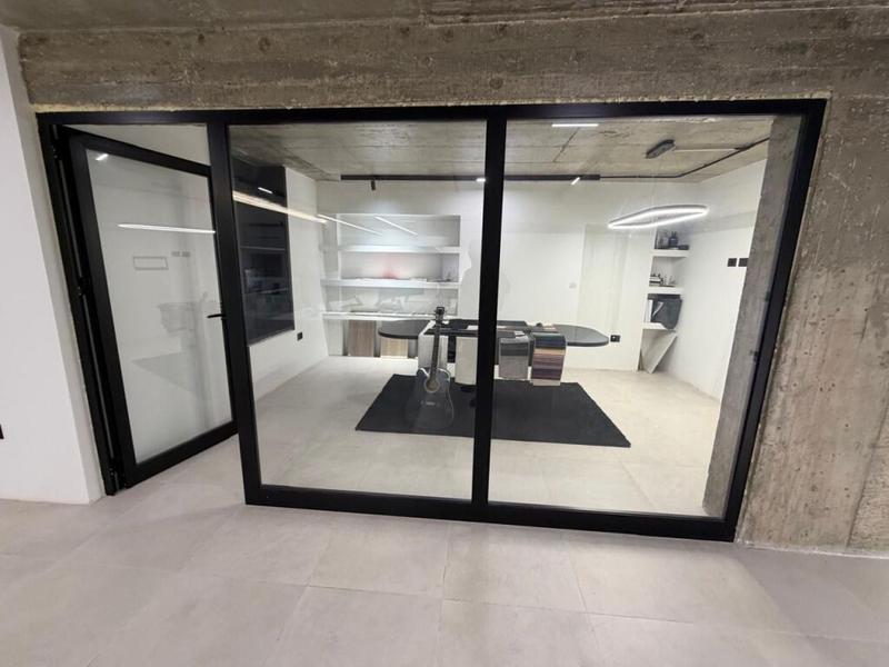 Office for rent in Rruga Hamdi Sina, Tirana, 100 m²