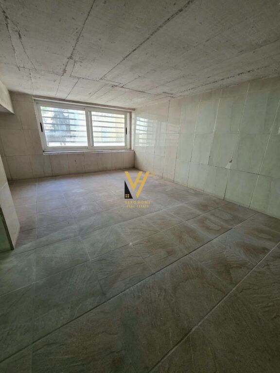 Dyqan me qera në Sheshi Willson, Tiranë, 80 m². Foto 3 nga 3