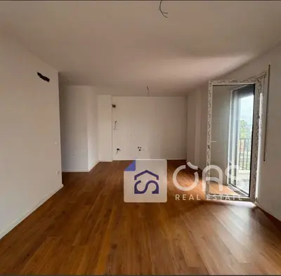 Apartament 2+1 me qera në Don Bosko, Tiranë, 105 m². Foto 2 nga 6