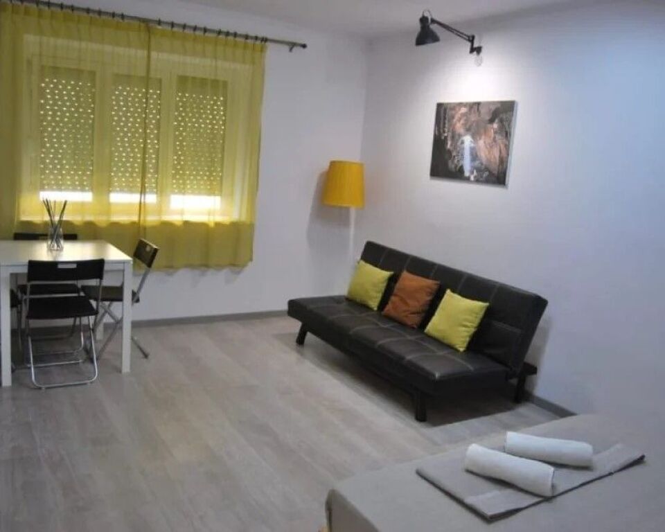 Studio for rent in Rruga e Durrësit, Tirana, 35 m². Photo 1 of 3