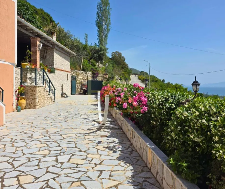 Villa for sale in Borsh, Vlorë, 120 m². Photo 1 of 7