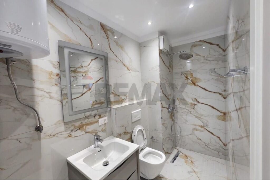 Studio for sale in Stacioni i Trenit, Tirana, 47 m². Photo 3 of 3