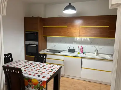 Apartament 2+1 me qera në Rruga Ramazan Bogdani, Tiranë, 100 m². Foto 4 nga 4