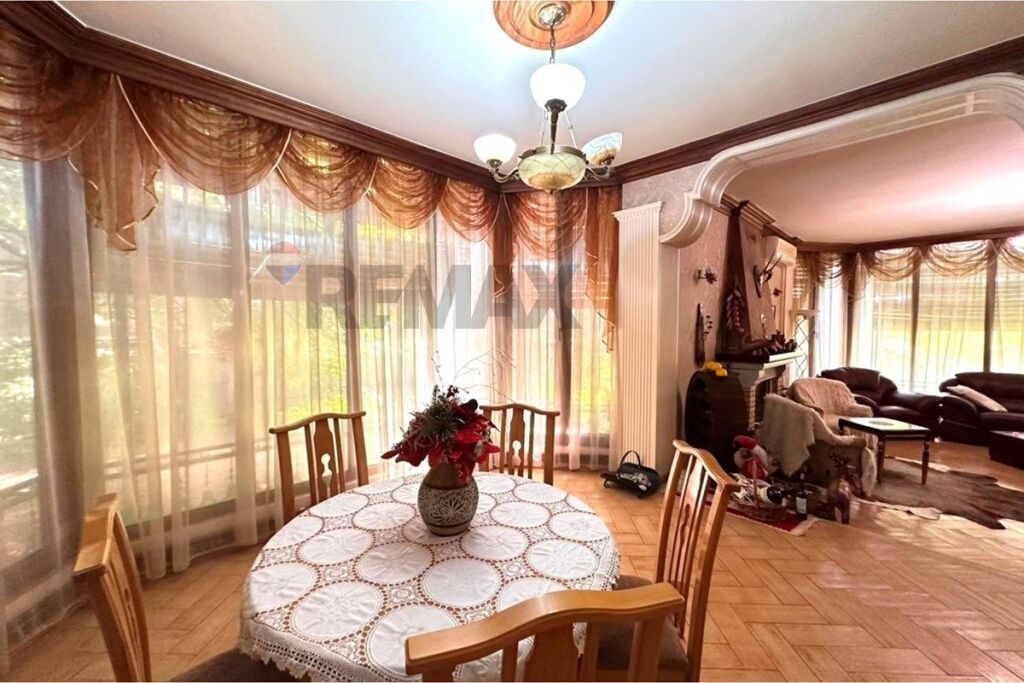 Vilë me qera në Fresku, Tiranë, 220 m². Foto 1 nga 3
