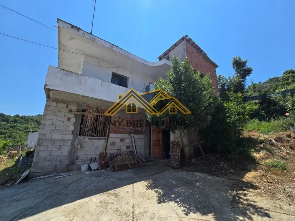 Shtëpi private në shitje në Shkallnur, Durrës, 2 700 m². Foto 1 nga 10
