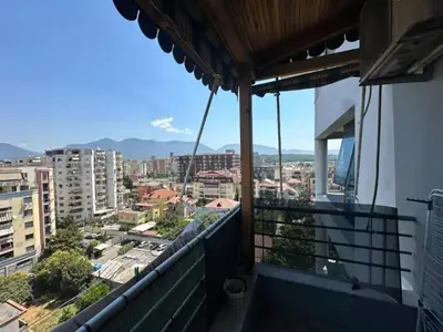 Apartament 2+1 me qera në Komuna e Parisit, Tiranë, 133 m². Foto 3 nga 7