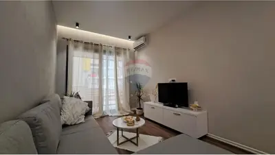 Apartament 1+1 me qera në Rruga Gjergj Arianiti, Vlorë, 90 m². Foto 3 nga 12