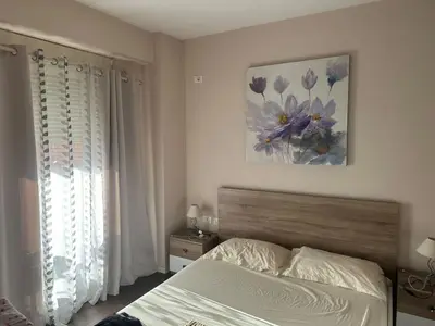 Apartament 1+1 me qera në Kompleksi Delijorgji, Tiranë, 65 m². Foto 3 nga 4