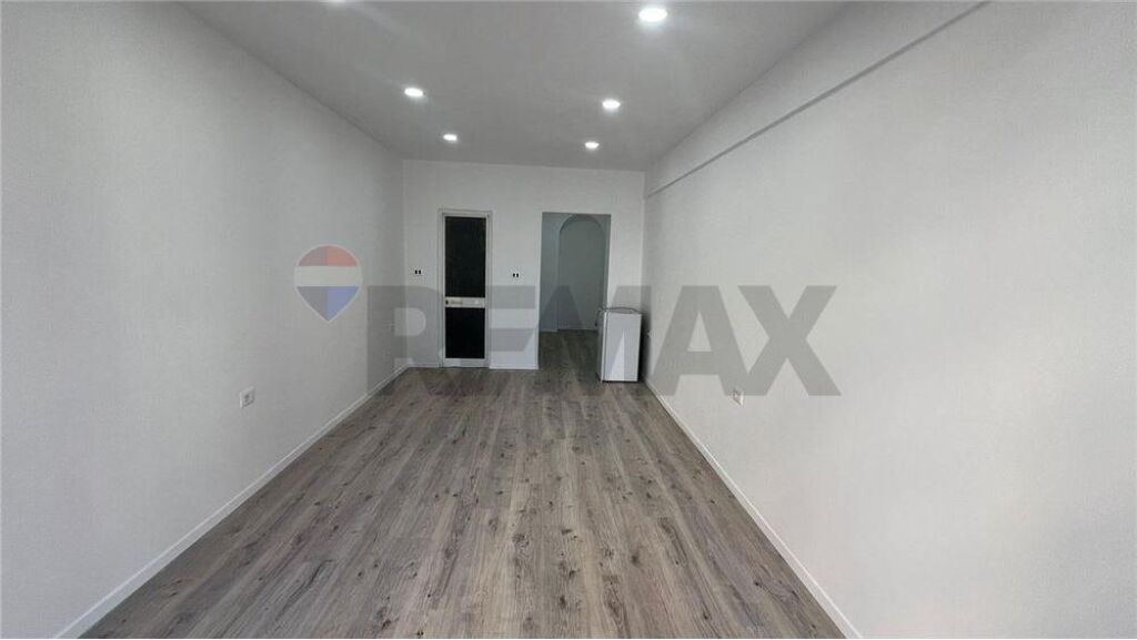 Shop for rent in Stadiumi Dinamo, Tirana, 45 m². Photo 2 of 2