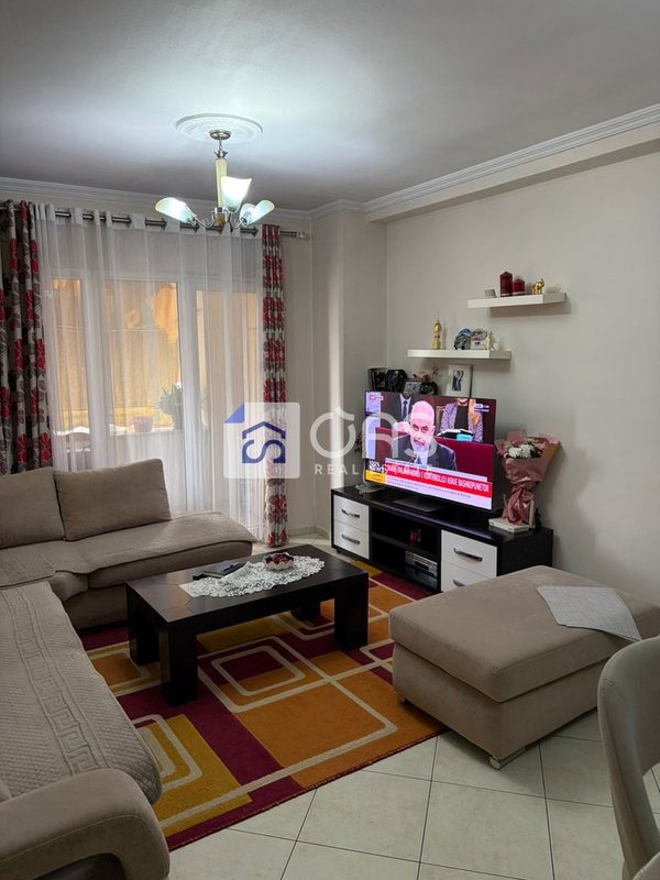 Apartament 2+1 me qera në Kthesa e Kamzës, Tiranë, 90 m²