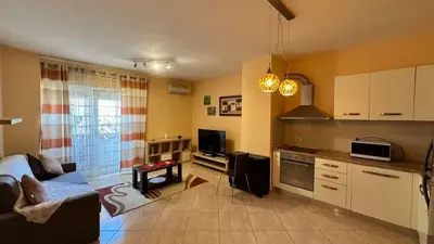 Apartament 1+1 me qera në Rruga Fadil Rada, Tiranë, 68 m². Foto 11 nga 11