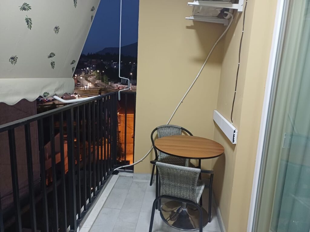 Apartament 1+1 me qera në Rruga Xhebrahimi, Tiranë, 70 m². Foto 1 nga 9